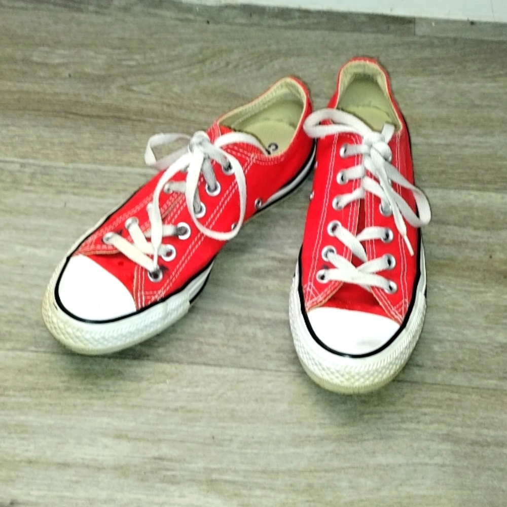 Converse All Star red Unisex Low Top Casual Women’s size 7